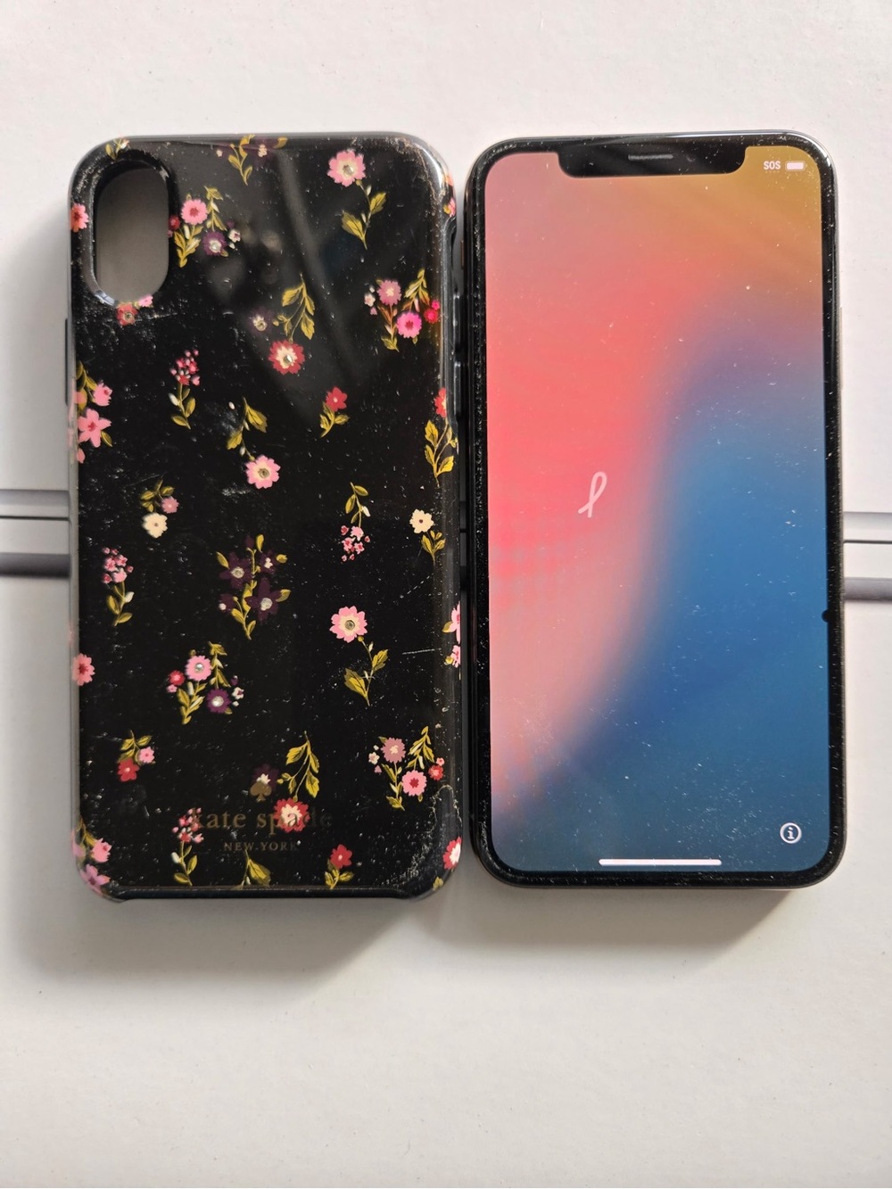 iPhone 8 64 gb unlocked with free floral case